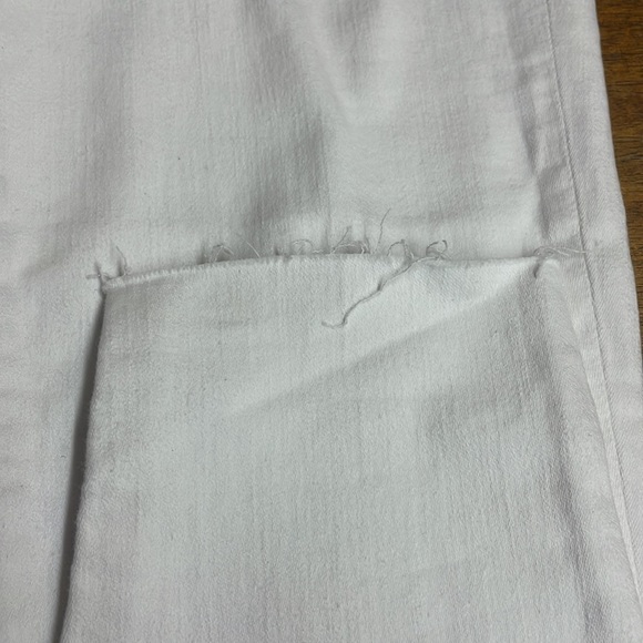 Jcrew 10" high-rise toothpick jean in white
Item AJ478 - Picture 12 of 14